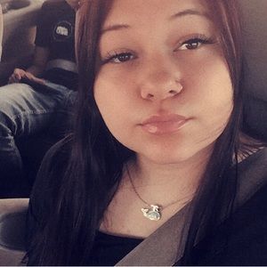 Meet your Posher, Cera